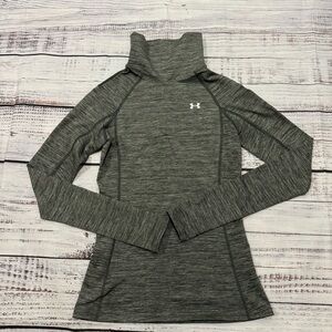 Under Armour long sleeved top size extra small heat gear compression